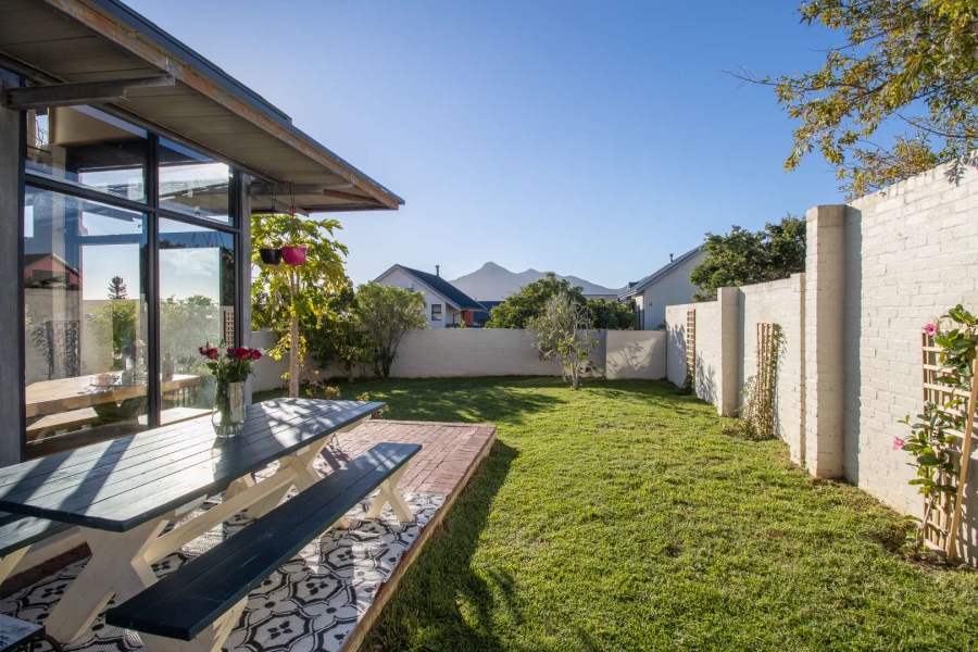 3 Bedroom Property for Sale in Milkwood Park Western Cape